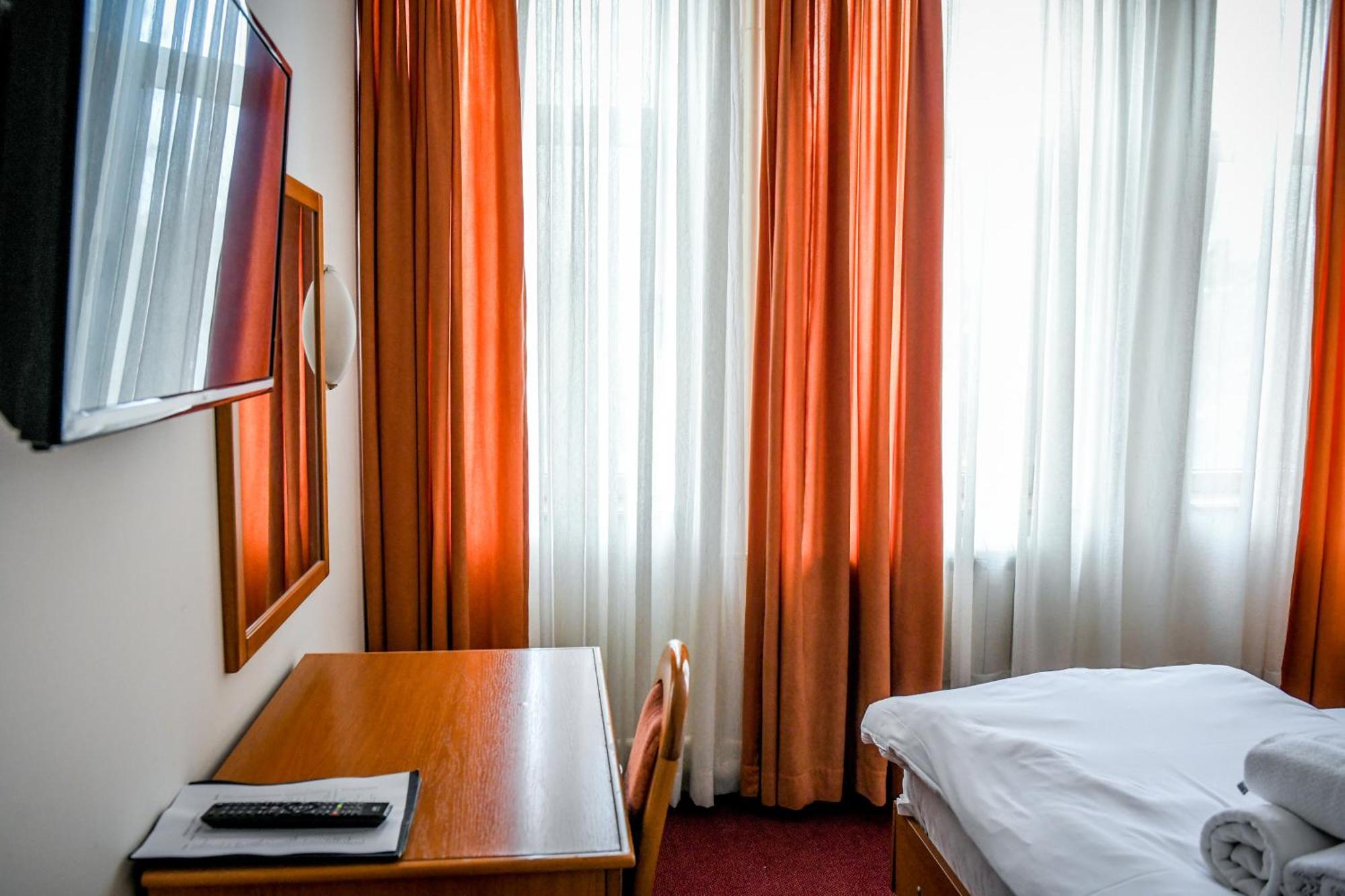 Hotel Fontana Palánka Kültér fotó