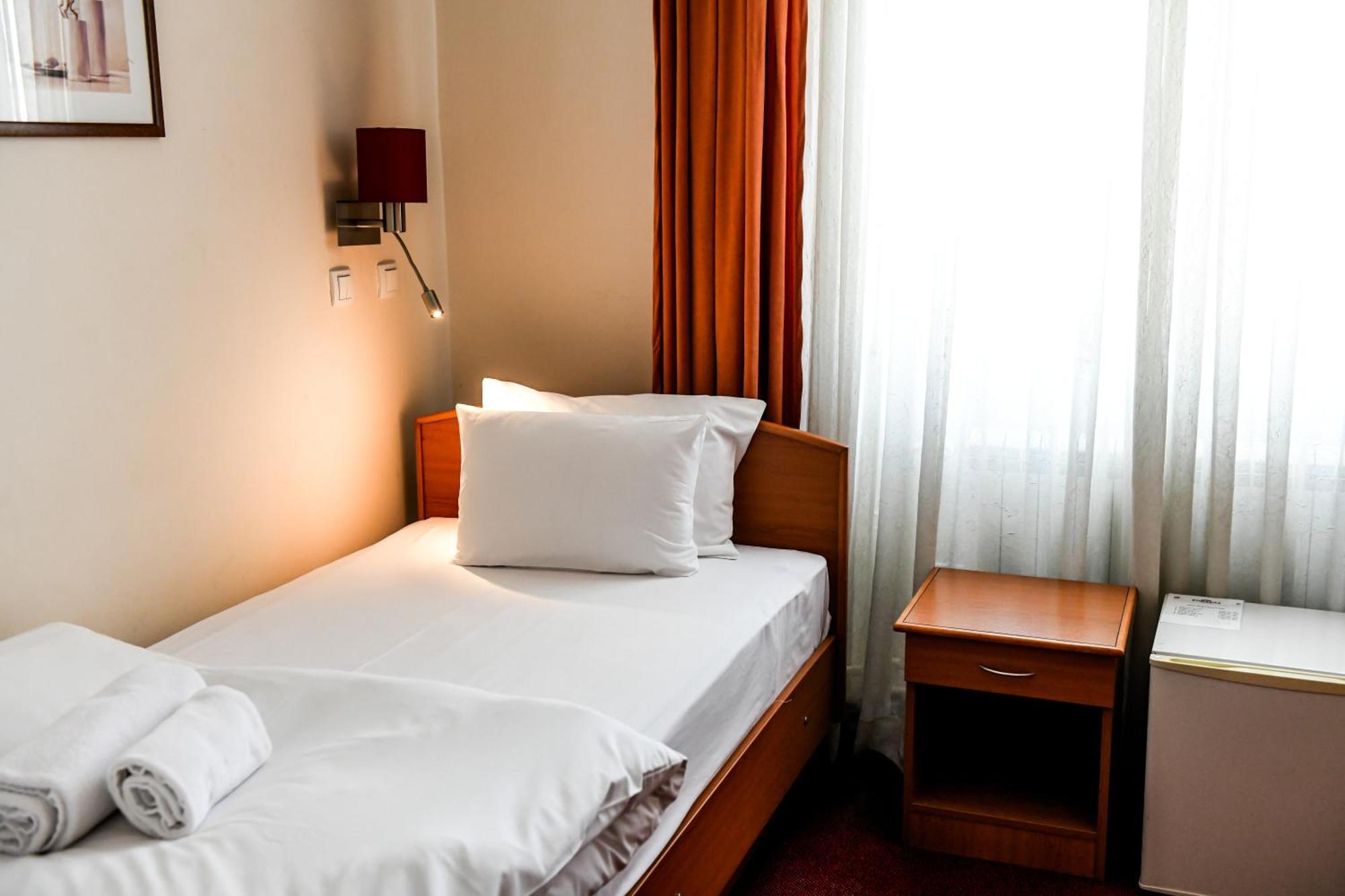 Hotel Fontana Palánka Kültér fotó